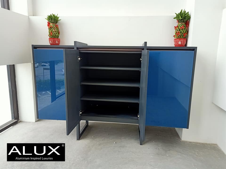 Perfect Fit for Compact Spaces Perfect Fit for Compact Spaces