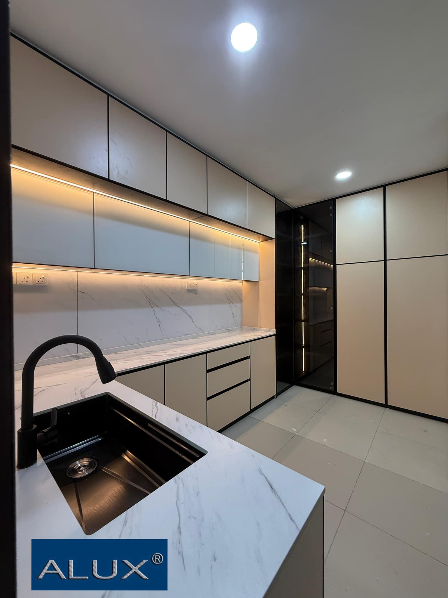 Elegant Wood Finishes for Luxury Bathrooms Elegant Wood Finishes for Luxury Bathrooms